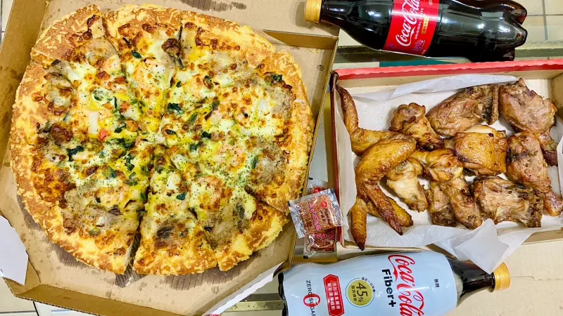 必勝客、達美樂披薩199！比買1送1便宜　拿坡里「買披薩送炸雞」
