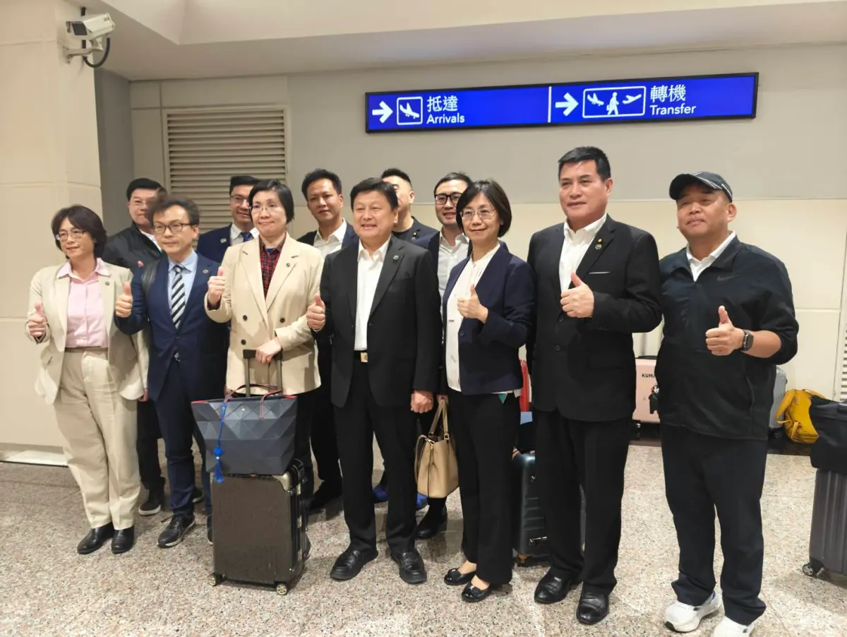 ▲國民黨團昨天從大陸返台。（圖／傅辦提供）