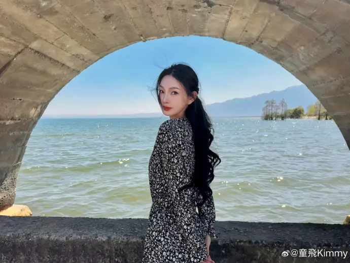 ▲童菲2019年就早早結婚了，近年多接拍網路電影。（圖／童菲微博）