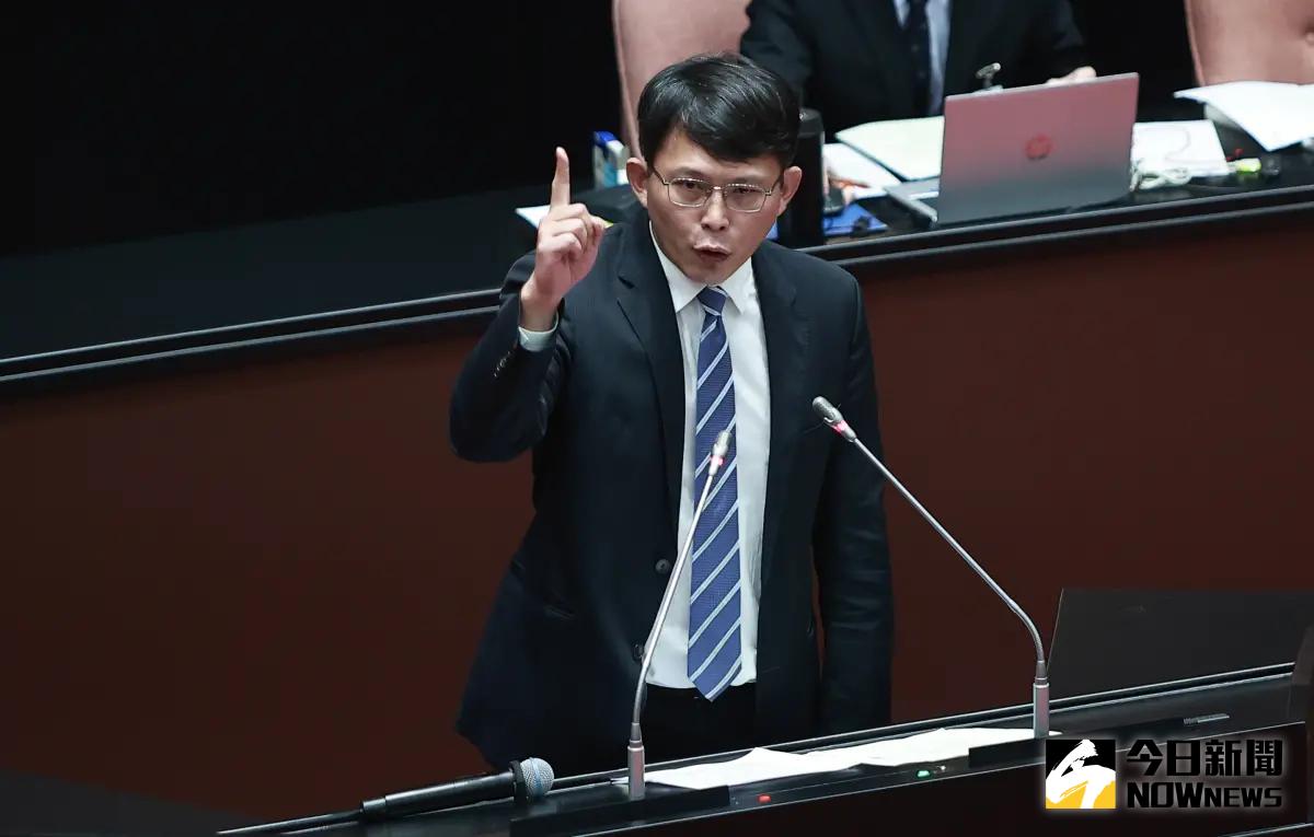 ▲黃國昌說，雖然支持花東建設，但不支持用特別預算的方式編列預算。（圖／記者葉政勳攝 , 2024.04.30）