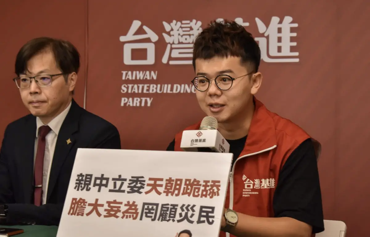 ▲傅崐萁近其親中行徑惹議，議員張博洋狠酸「中共霸凌台灣千百遍，崐萁卻愛近平如初戀。」（圖／翻攝自張博洋臉書）