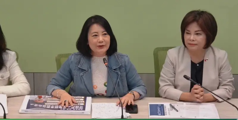 ▲由於劉彥澧是台中市政府研考會主委,吳思瑤也要求台中市長盧秀燕徹查。(圖/民進黨團YT)
