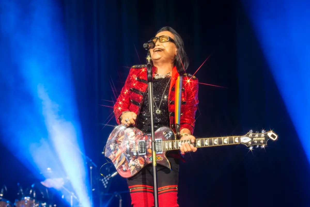 ▲沈文程與40年前駐唱餐廳的打工妹妹重新聯繫上，她現身演唱會台下全場轟動。（圖／大大娛樂提供）