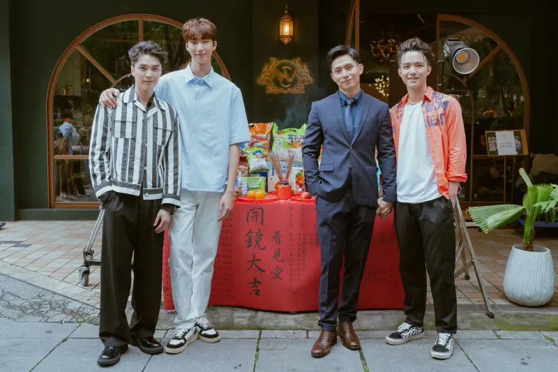 ▲BL劇《看見愛》主CP林宇(左起)、金雲(左二)、林家佑、林詠傑參加開鏡儀式。(圖/大鴻藝術BIG ART)