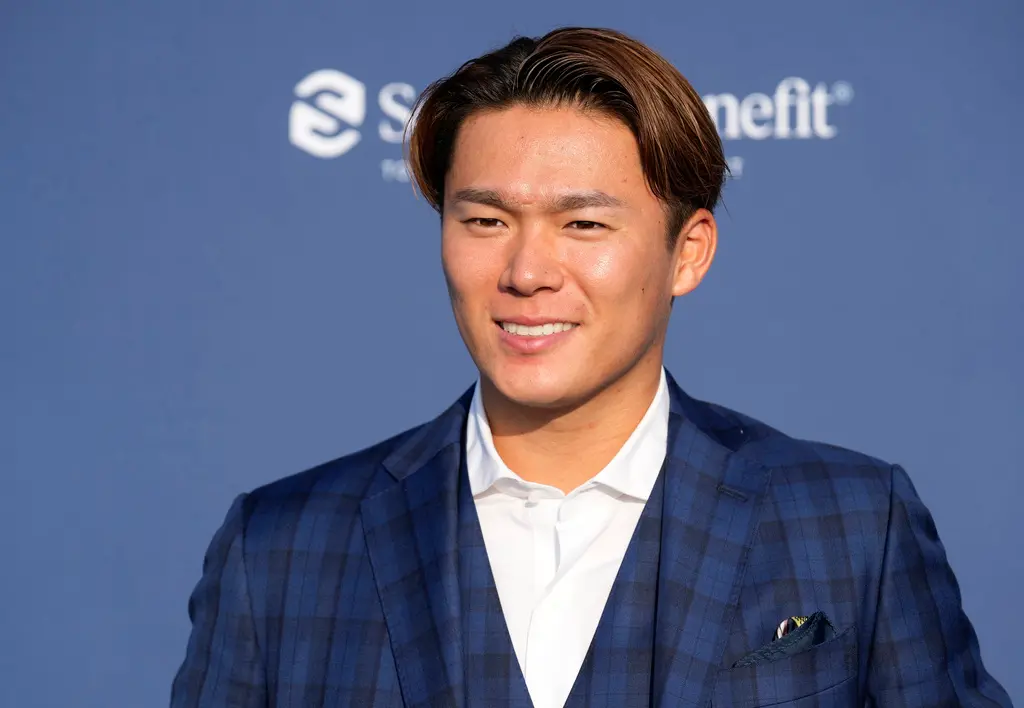 ▲媒體詢問道奇隊球員希望「末日生存夥伴」是誰，日籍球星山本由伸指名大谷翔平當，直白理由讓日網友笑翻。（圖／美聯社／達志影像）