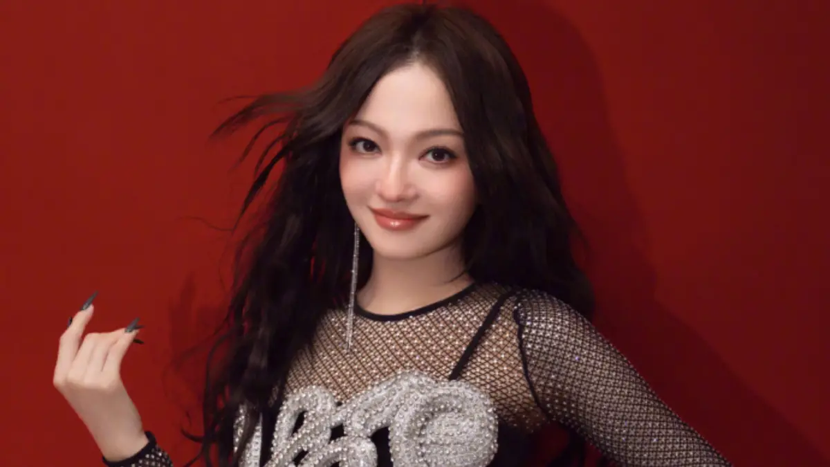 ▲張韶涵得急性腸胃炎開唱，被爆料在演唱會舞台上拉肚子。（圖／張韶涵微博）