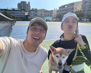 ▲胡宇威在《全明星運動會》第一季結束後,積極在演藝事業上打拼,並且在2023年跟交往多年的陳庭妮登記結婚。(圖/胡宇威IG) ▲胡宇威在《全明星運動會》第一季結束後,積極在演藝事業上打拼,並且在2023年跟交往多年的陳庭妮登記結婚。(圖/胡宇威IG)