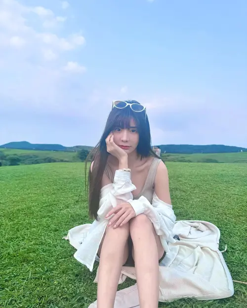 ▲▼艾融素顏外出踏青,模樣清純可人。(圖/林艾融臉書) ▲▼艾融素顏外出踏青,模樣清純可人。(圖/林艾融臉書)