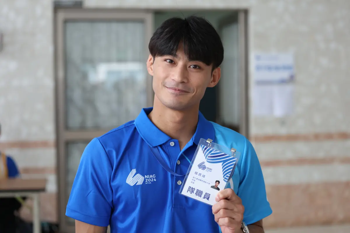 ▲地主明星級教練，柔道男神楊勇緯未參賽，改坐教練席，成為話題。(圖/全大運官方提供)