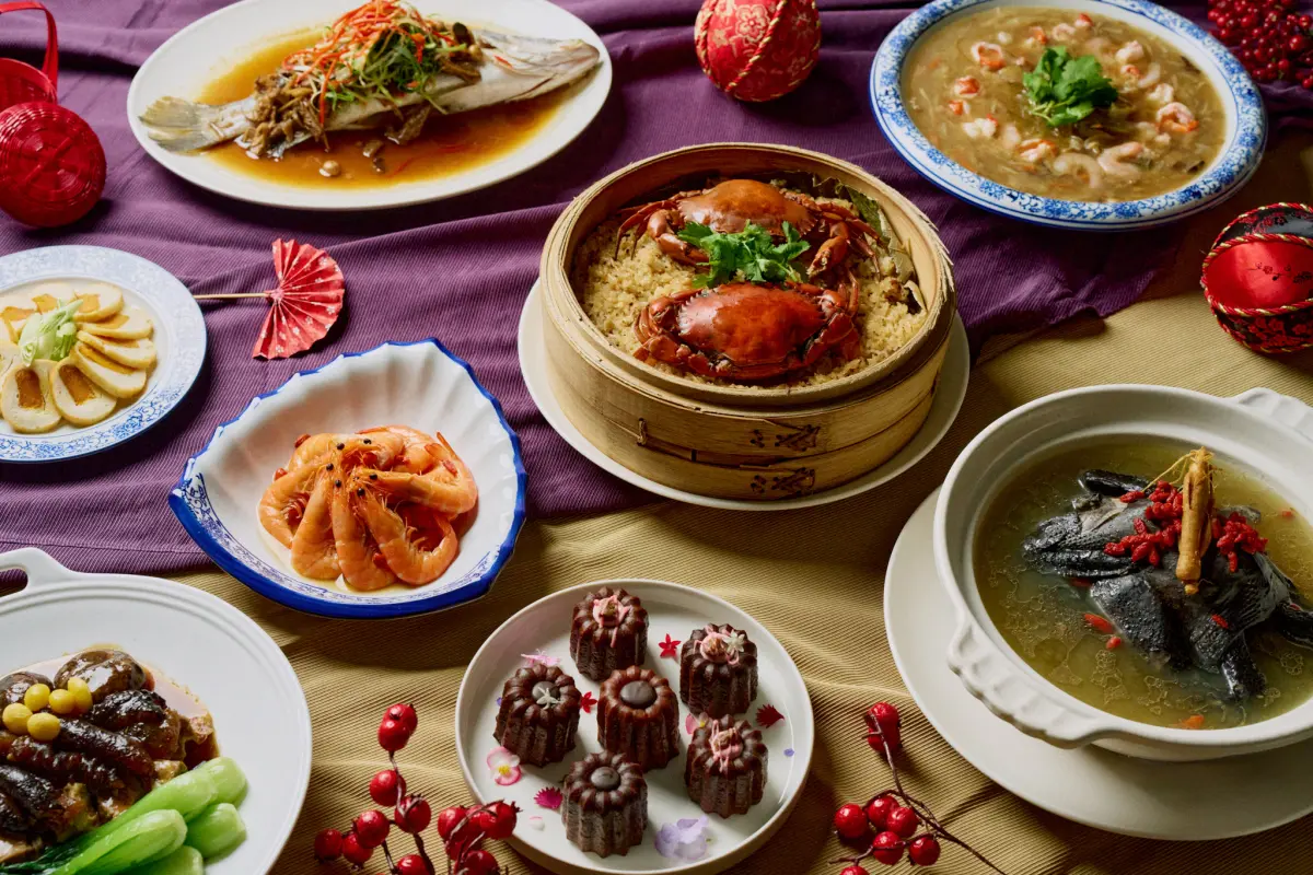 ▲全台多家飯店、名餐廳有推出母親節外帶餐，像是台南晶英酒店就有「母儀天下」熟食外袋美饌，四菜一湯一甜點，6人份售價5288元。（圖／台南晶英酒店提供）