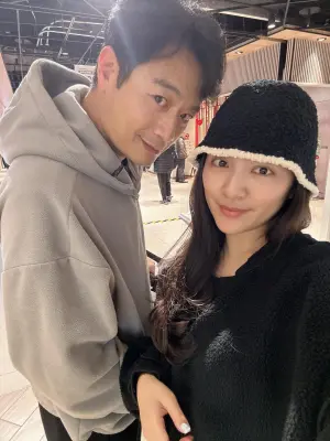 ▲林佑星2019年再婚娶小18歲女友小妏。(圖/林佑星臉書) ▲林佑星2019年再婚娶小18歲女友小妏。(圖/林佑星臉書)