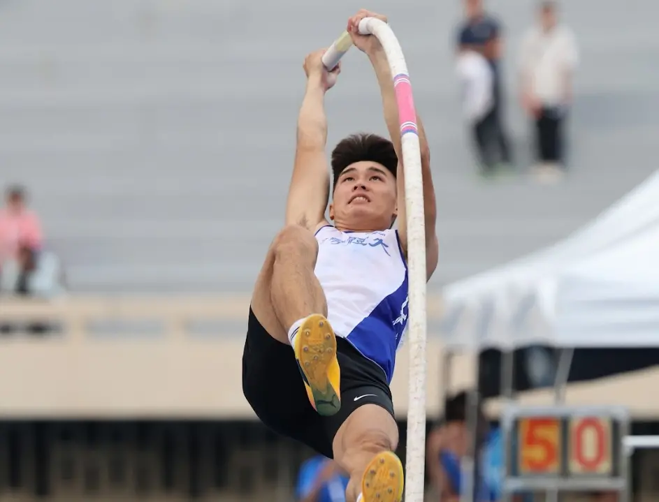 ▲台體大撐竿跳選手林琮憲以5公尺33打破大會紀錄，連兩屆全大運摘金。（圖／全大運提供）