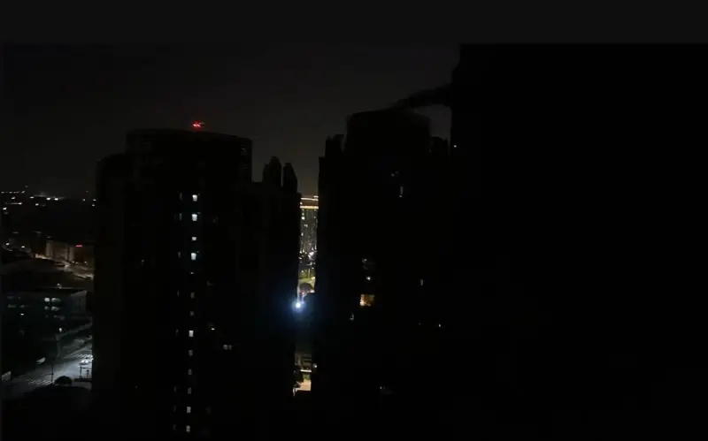 ▲桃園市八德區、大溪區、平鎮區晚間發生停電。(圖/翻攝自社團「記憶八德」)