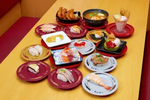 報稅季壽司郎降價!「每盤30元」吃整個5月 麥當勞大薯買一送一 ▲壽司郎才有「大飽口福」新菜期間限定吃到5月12日;5月報稅季偷偷降價,特別菜單「每盤30元」回饋。(圖/台灣壽司郎提供)