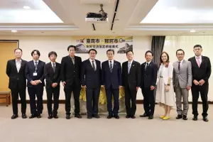 ▲今天的簽署友好交流協定在那珂市議會議長木野広宣、台南市新聞及國際關係處長蘇恩恩等人的見證完成。（圖／台南市府提供）