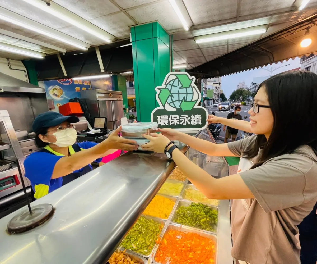 ▲屏東縣府積極推廣循環容器取代一次性容器，減少容器廢棄物產生。（圖／屏東縣府提供）