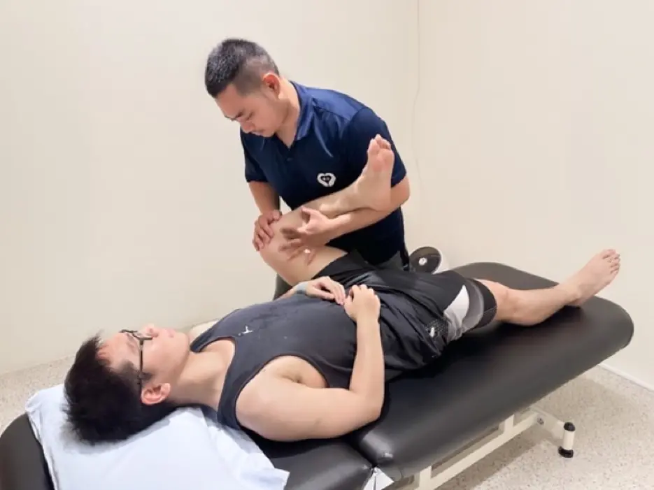 ▲物理治療所多用「理學檢查、觸診」評估受傷部位。（圖／唯心運動物理治療所提供）