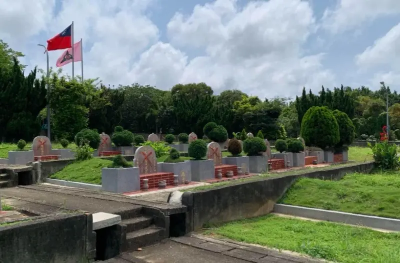 竹市示範公墓24處墓碑遭噴漆「紅X」　民俗專家警告：恐遭報復