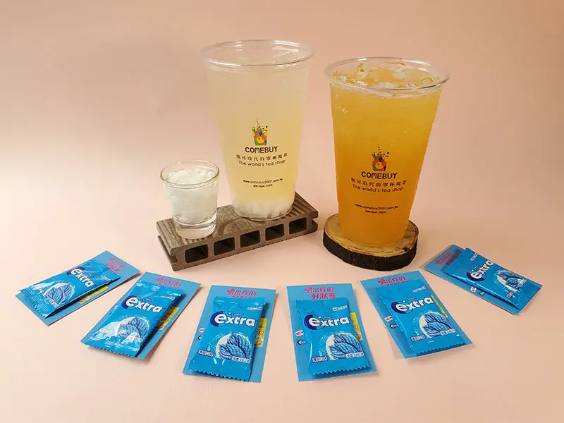 ▲COMEBUY嚼配聯名extra,購買「荔枝系列飲品」送口香糖,嚼出你的好狀態。(圖/品牌提供)