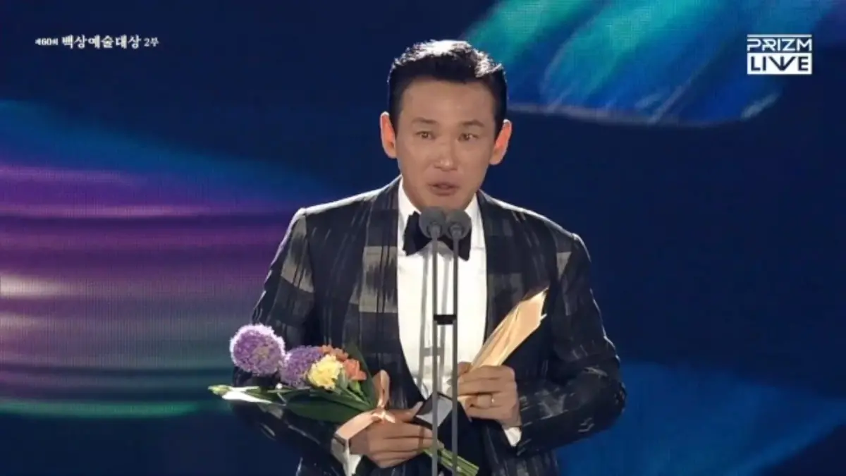 ▲黃晸珉憑藉《12.12：首爾之春》拿下「第60屆百想藝術大賞」電影部門影帝。（圖／翻攝PRIZM）