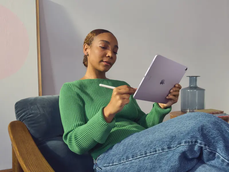 ▲Apple發表會登場，iPad Air推出M2版本，延續11吋螢幕之外，首度有13吋大螢幕加入。（圖／官方提供）