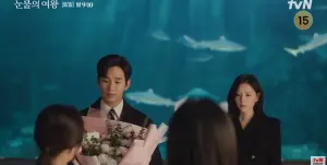 ▲《淚之女王》金秀賢（左）、金智媛水族館戲是經典名場面。（圖／翻攝tvN）