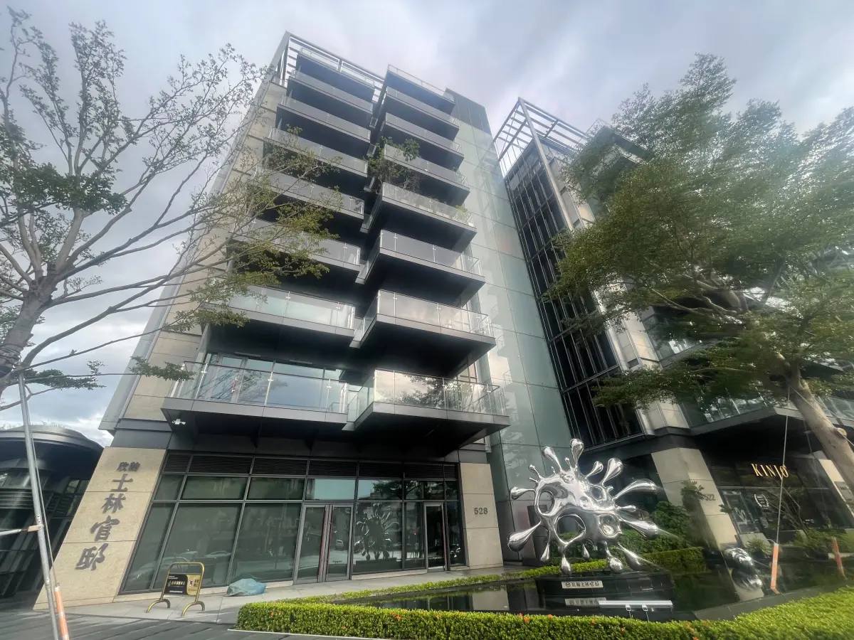 ▲欣翰士林官邸今年1月再出現中樓層交易，紡織傳產法人以總價1.35億元入主。（圖／台灣房屋提供）