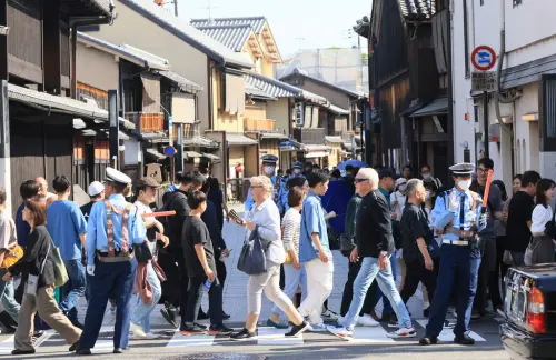 越來越多日本商家對外國客額外收費！神奈川知事表態反對：太短視
