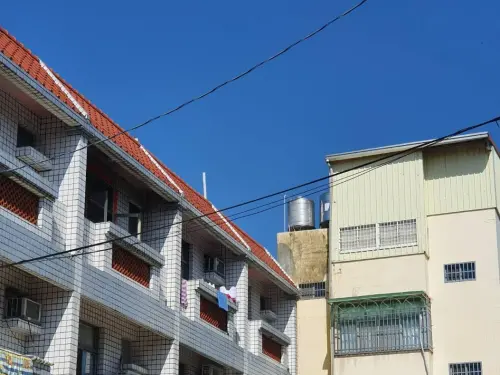 ▲母親節將至,彰化一名屋主上網求售媽媽15年前輕生老宅,3樓透天開價引發討論。(圖/翻攝我是凶宅!!買賣/法拍/投資/撿便宜/屋主自租自售/仲介/資訊新聞/全台/禁廣告只有凶宅可進。臉書) ▲母親節將至,彰化一名屋主上網求售媽媽15年前輕生老宅,3樓透天開價引發討論。(圖/翻攝我是凶宅!!買賣/法拍/投資/撿便宜/屋主自租自售/仲介/資訊新聞/全台/禁廣告只有凶宅可進。臉書)