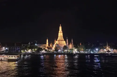 華航也提到,今年開始東南亞旅遊市場群起直追、相當熱絡,此次華航飛往曼谷,含稅價8946元,相當優惠。(圖/記者葉盛耀攝) ▲華航也提到,今年開始東南亞旅遊市場群起直追、相當熱絡,此次華航飛往曼谷,含稅價8946元,相當優惠。(圖/記者葉盛耀攝)
