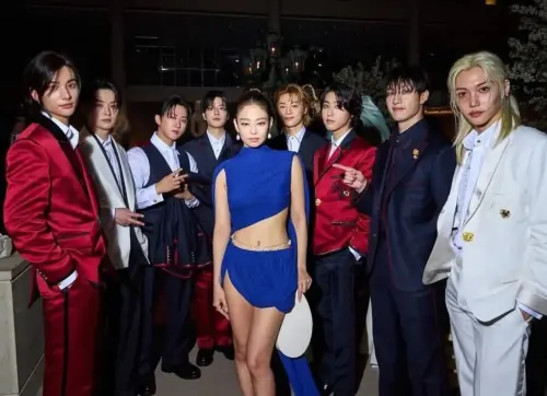 影/韓團StrayKids出席Met Gala 慘被現場攝影笑:他們是機器人