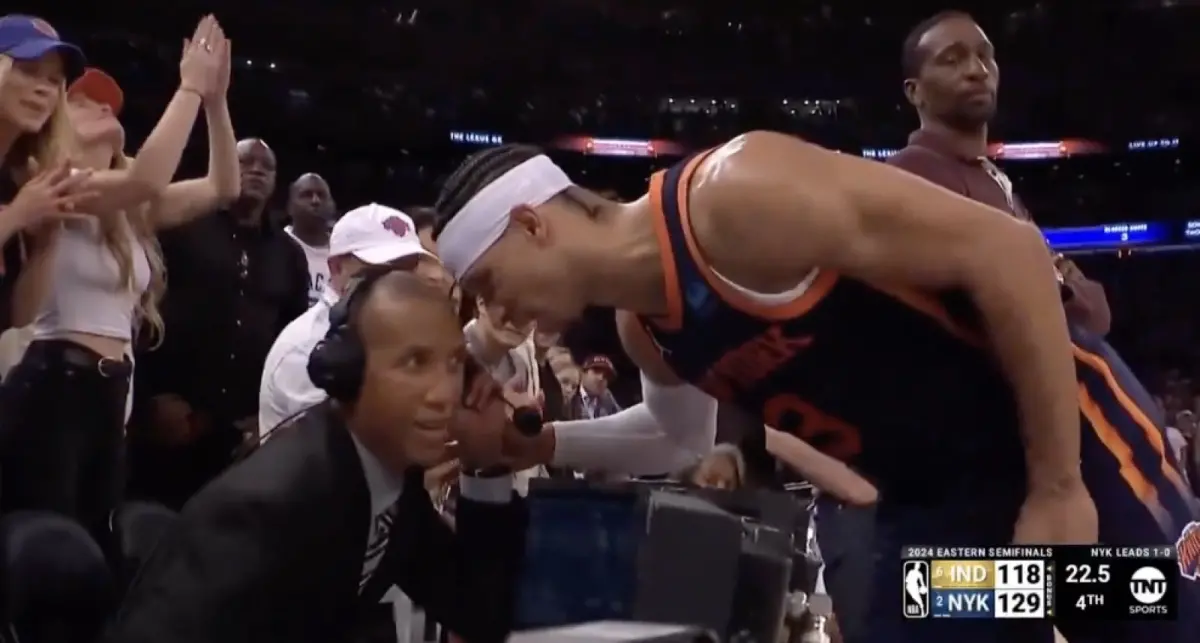 ▲尼克與溜馬系列賽G2，「大嘴」Reggie Miller回到熟悉的尼克球場轉播，他也受到現場球迷「盛情」款待 。（圖／取自社媒X）