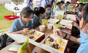 新北百名小學生食物中毒 中市府公佈豐原團膳業者便當菜色