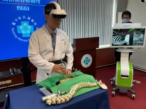 中榮創新擴增實境矯正手術 成功治療15例脊椎側彎者