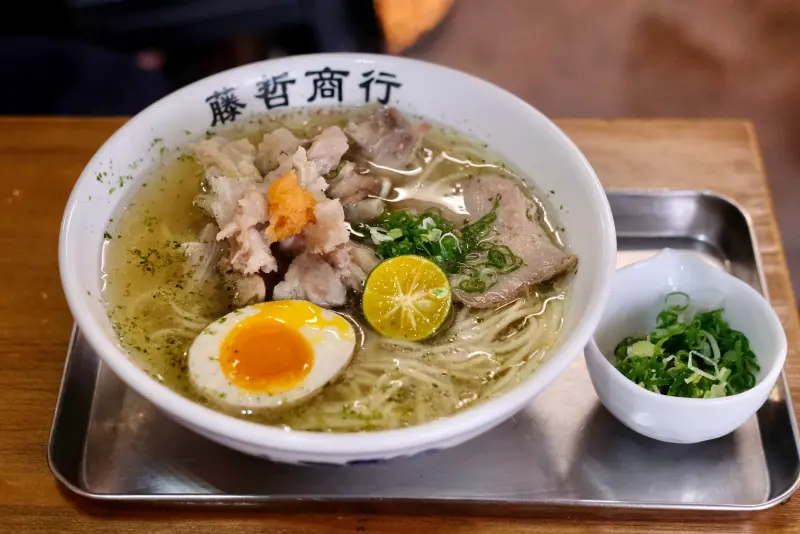 ▲河豚拉麵因原料稀罕,做工繁雜,每日僅能製作30碗。(圖/記者葉盛耀攝)