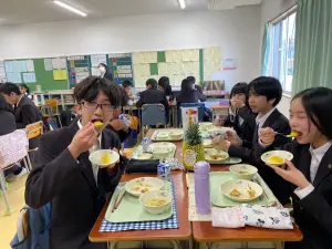 高雄鳳梨直送東京校園餐桌　日生台語直呼「多謝高雄」
