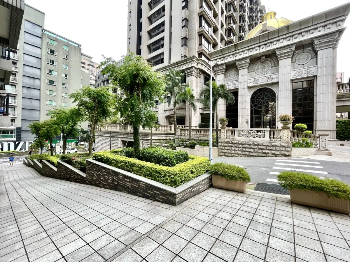 ▲紅樹林生活圈隨著輕軌通車、位處淡北道路起點等利多條件，吸引許多有通勤、自住需求的小家庭青睞。（圖／信義房屋提供）