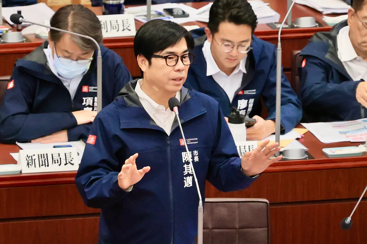 ▲陳其邁也邀請黃仁勳到高雄看看，他說，高雄的夜市也很好，人情味也不錯，投資環境更好，這裡好山好水，高雄市民也非常勤奮。（圖／高市都發局提供）