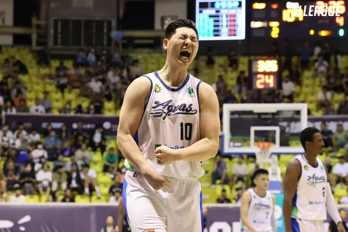 ▲胡瓏貿打球拚勁十足，他和卡森斯在場上有許多火花，但系列賽後都放諸腦後，兩人都向對方展現尊敬之意。（圖／T1提供）