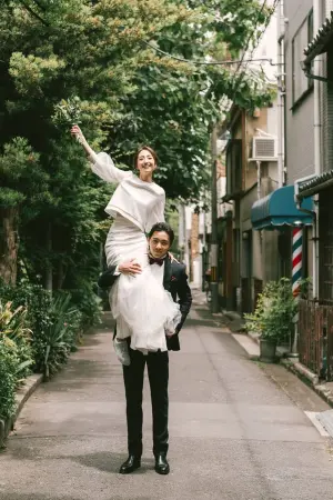 ▲坤達、柯佳嬿當年回到定情地日本京都鴨川拍婚紗，那是兩人首次一起旅遊的地方。（圖／有聲娛樂提供）