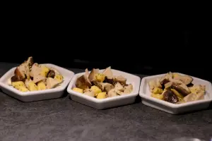小菜做得相當精緻,同樣會隨著季節更換口味。(圖/記者葉盛耀攝) ▲小菜做得相當精緻,同樣會隨著季節更換口味。(圖/記者葉盛耀攝)