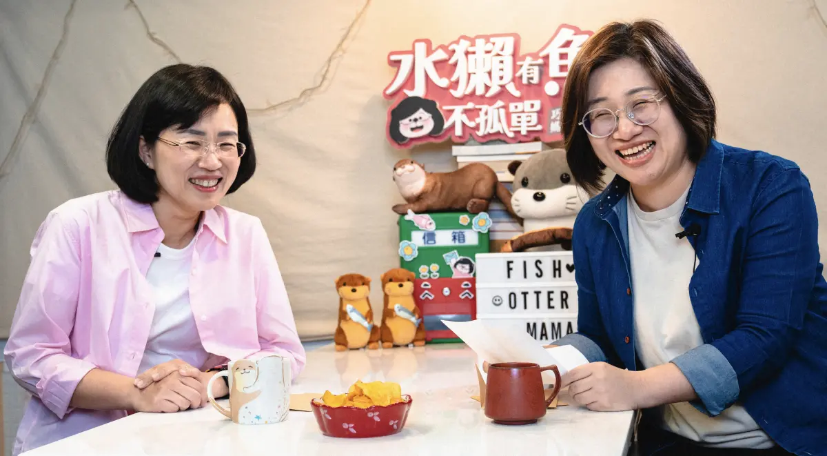 ▲立委蘇巧慧、陳培瑜共同創立的網路節目於母親節推出首集節目，蘇巧慧分享靠「洗衣機、洗碗機、掃地機器人」，減少勞務分工上的互動摩擦。（圖／蘇巧慧辦公室提供）