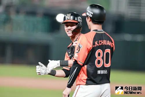 ▲統一獅捕手柯育民日前升上一軍，獅隊例行賽尾聲將採取3捕手陣容。（圖／記者葉政勳攝,資料照）