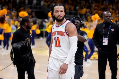 ▲Jalen Brunson4年51億續約尼克，傳出他不願拿頂薪，少賺36億也沒關係，就是要幫尼克補強。。（圖／美聯社／達志影像）