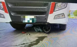 台泥大肚廠驚傳嚴重車禍！雙載移工碰撞水泥車　1人遭輾送醫不治
