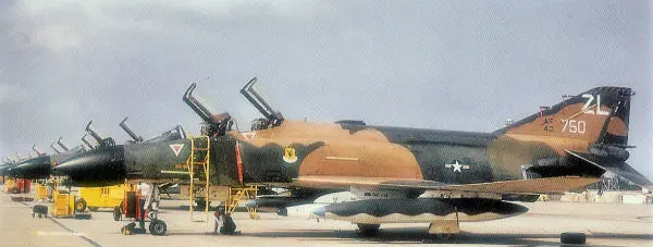 ▲越戰期間,美軍F-4戰機曾駐防台灣清泉崗空軍基地。(圖/美國海軍)