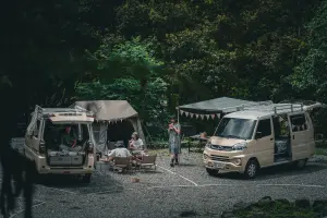 Vantel於夏季旅展期間與溪頭最新豪華露營區-蟬說攜手推出車泊含營位優惠券。(圖/雲朗觀光提供) ▲Vantel於夏季旅展期間與溪頭最新豪華露營區-蟬說攜手推出車泊含營位優惠券。(圖/雲朗觀光提供)