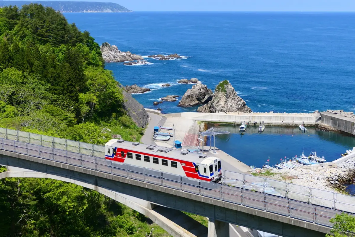 ▲棒球巨星「二刀流」大谷翔平家鄉位於東北地方的岩手縣，熱愛飛往日本旅遊的台灣人，大力助攻花卷機場旅客數恢復疫情前2019年水準，官方公布2023年度旅客數達476,768人次。（圖／旅天下提供）