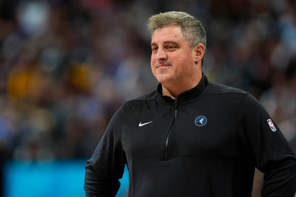 ▲NBA洛杉磯湖人下任主帥將由誰擔任備受關注，如今有黑馬人選竄出，那就是明尼蘇達灰狼隊的助理教練Micah Nori。（圖／美聯社／達志影像）