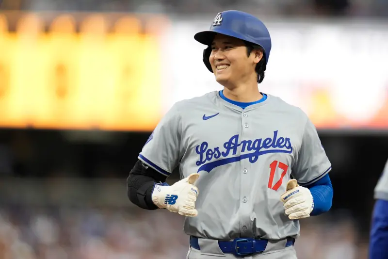 ▲MLB道奇隊日籍球星大谷翔平，昨(15)日對上巨人隊的比賽，敲出個人本賽季第12轟，這支特大號全壘打還差點飛出球場，名將Orel Hershiser也給予大谷高度讚賞。（圖／美聯社／達志影像）